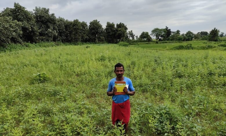 मनरेगा योजना बनी उन्नति की नई राह,किसानों के निजी भूमि में समतलीकरण कार्य से परिवार हुआ संबल